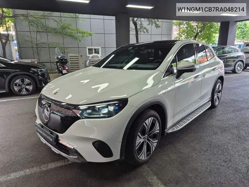 Mercedes-Benz EQE 2024 года выпуска