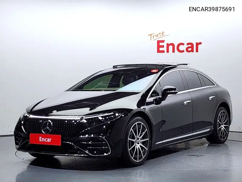 Mercedes-Benz EQS 2021 года выпуска