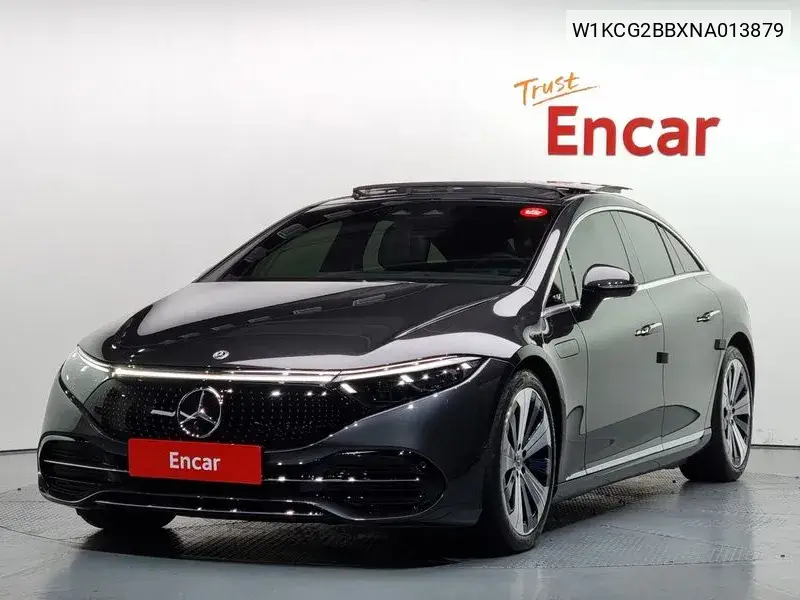 Mercedes-Benz EQS 2022 года выпуска