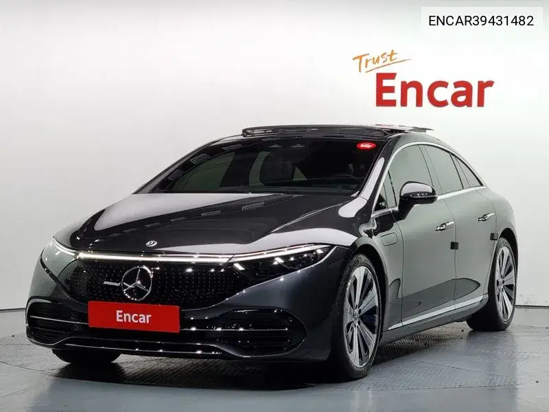 Mercedes-Benz EQS 2022 года выпуска