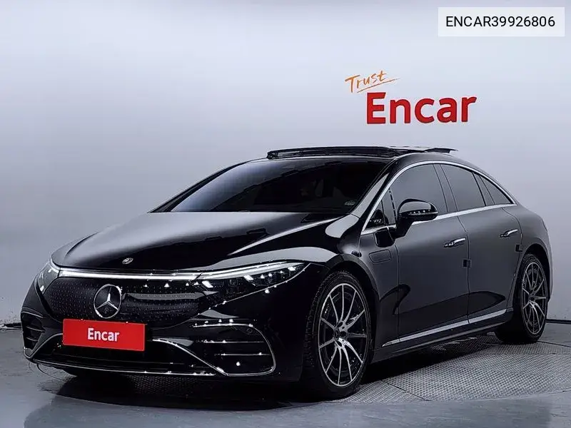 Mercedes-Benz EQS 2022 года выпуска