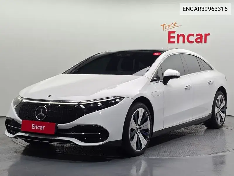 Mercedes-Benz EQS 2022 года выпуска