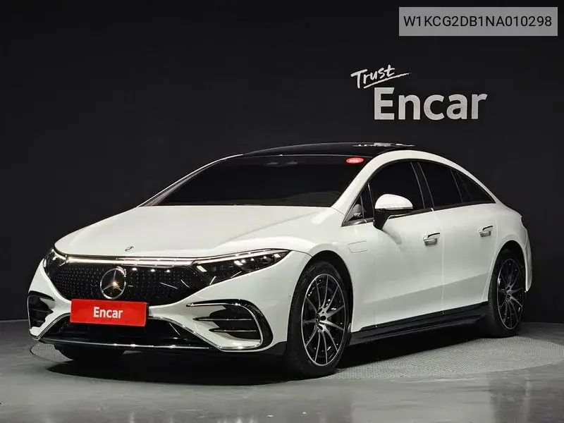 Mercedes-Benz EQS 2022 года выпуска