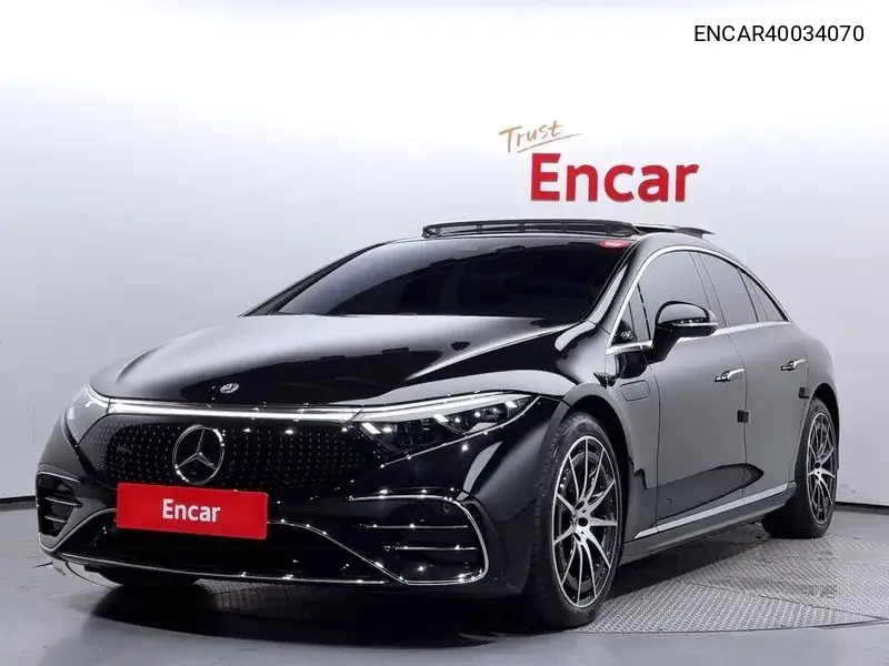 Mercedes-Benz EQS 2022 года выпуска