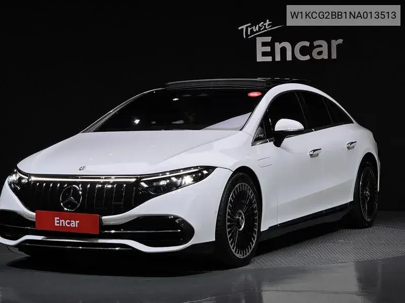 Mercedes-Benz EQS 2022 года выпуска