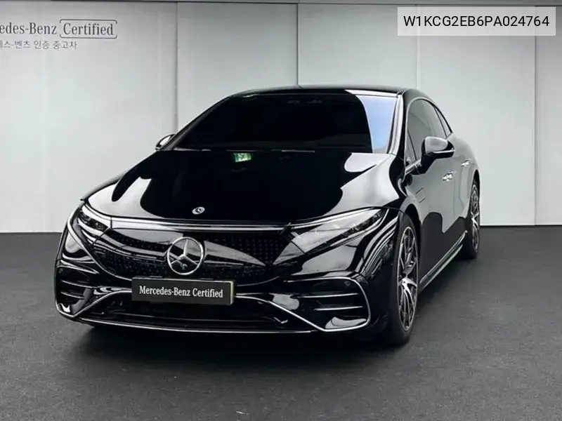 Mercedes-Benz EQS 2023 года выпуска