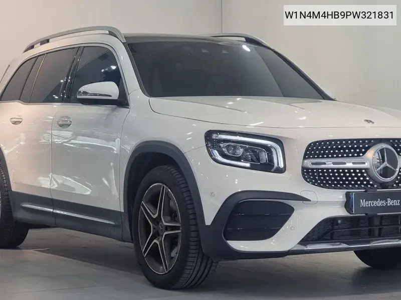 Mercedes-Benz GLB 2023 года выпуска