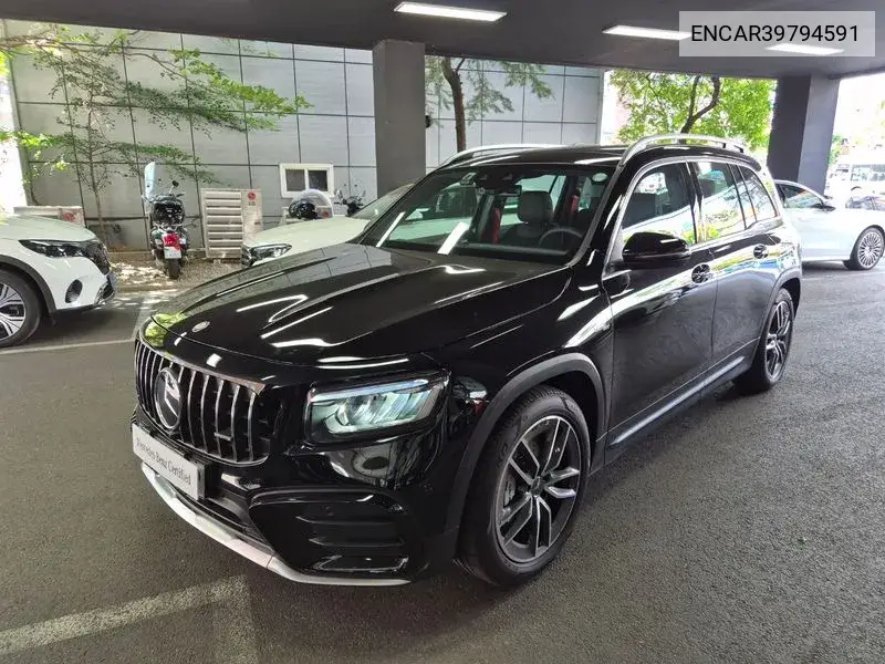 Mercedes-Benz GLB 2024 года выпуска
