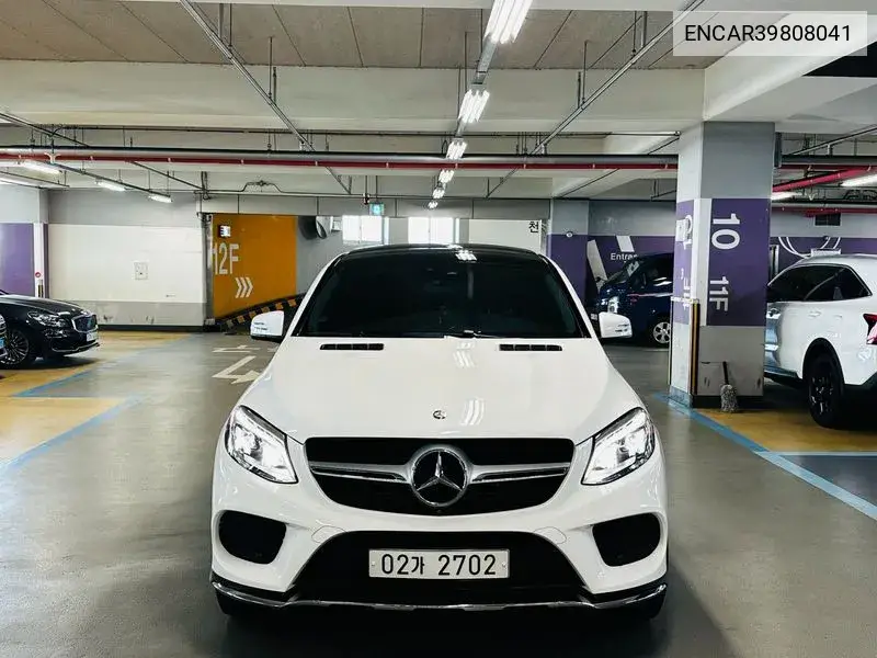Mercedes-Benz GLE 2016 года выпуска
