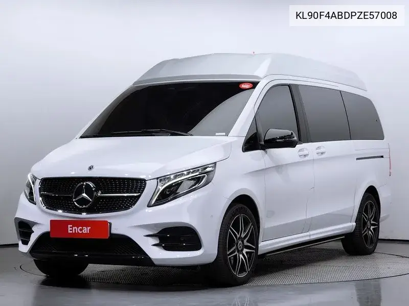 Mercedes-Benz V-klasse 2023 года выпуска
