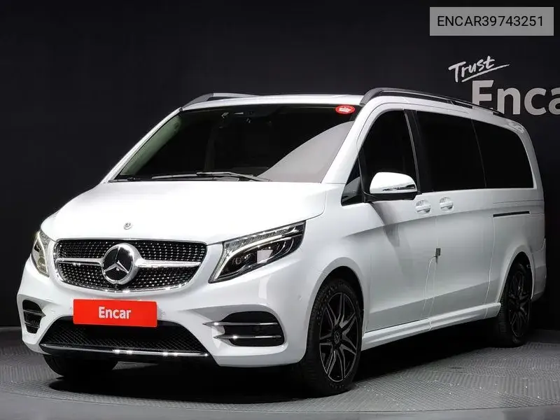 Mercedes-Benz V-klasse 2023 года выпуска