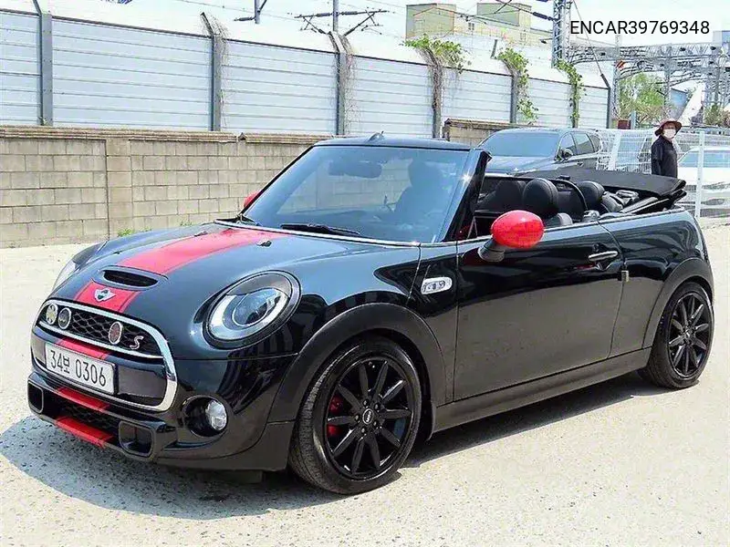 MINI Convertible 2016 года выпуска