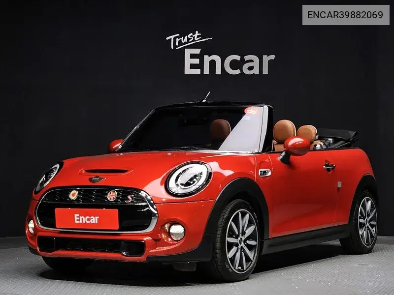 MINI Convertible 2017 года выпуска