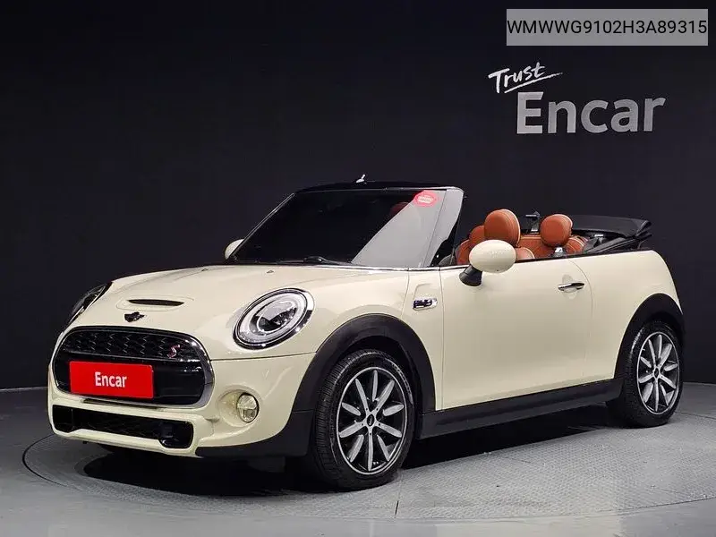 MINI Convertible 2017 года выпуска