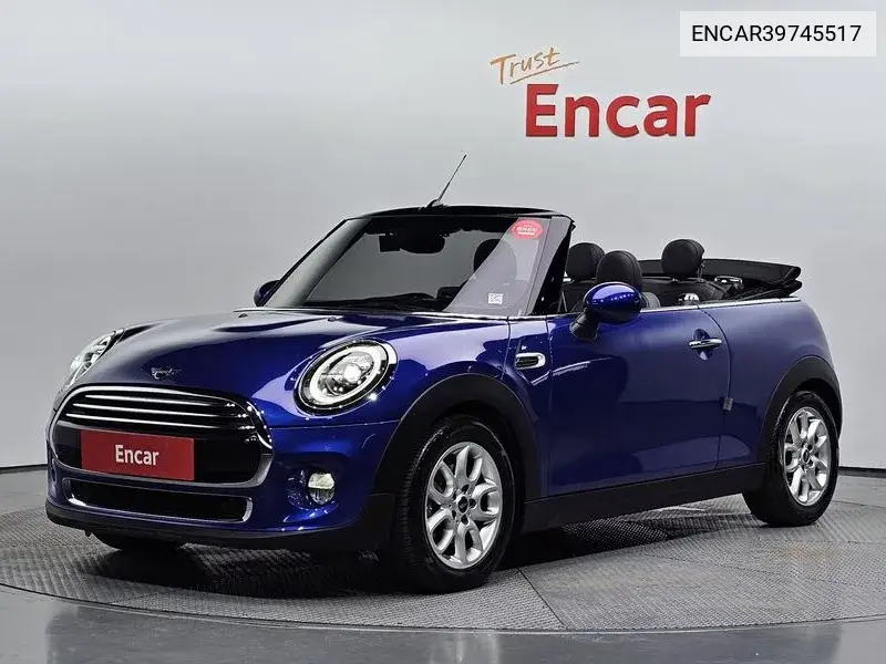 MINI Convertible 2018 года выпуска