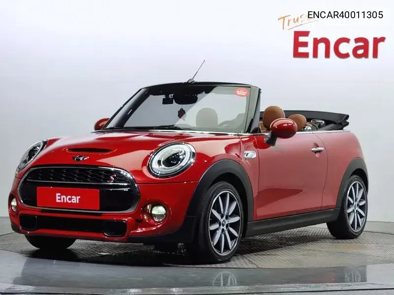MINI Convertible 2018 года выпуска