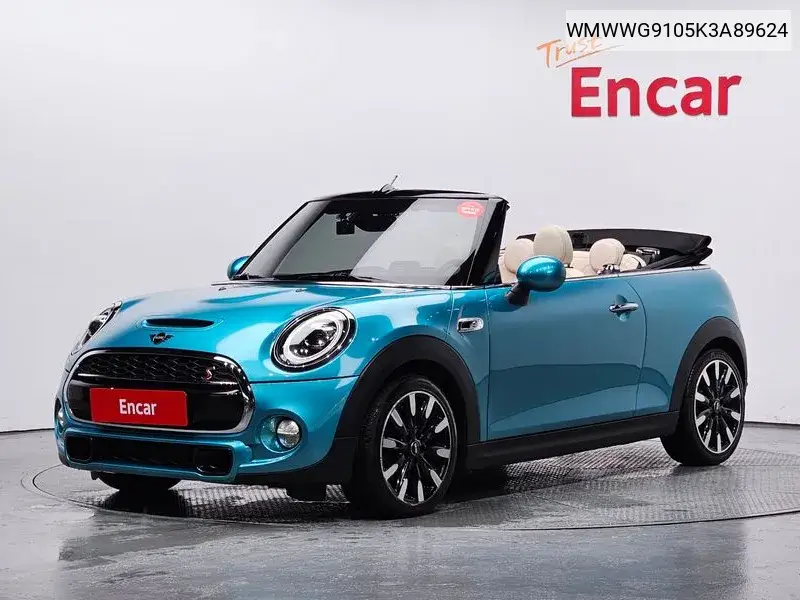 MINI Convertible 2018 года выпуска