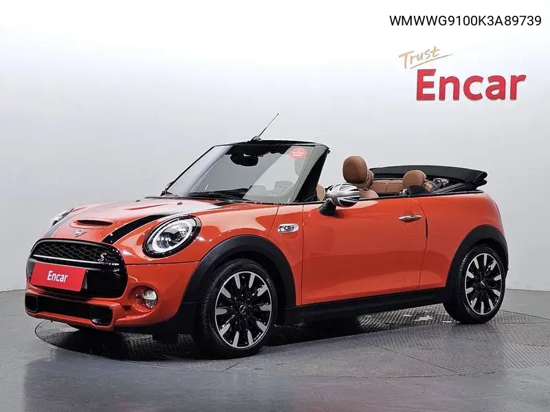 MINI Convertible 2019 года выпуска