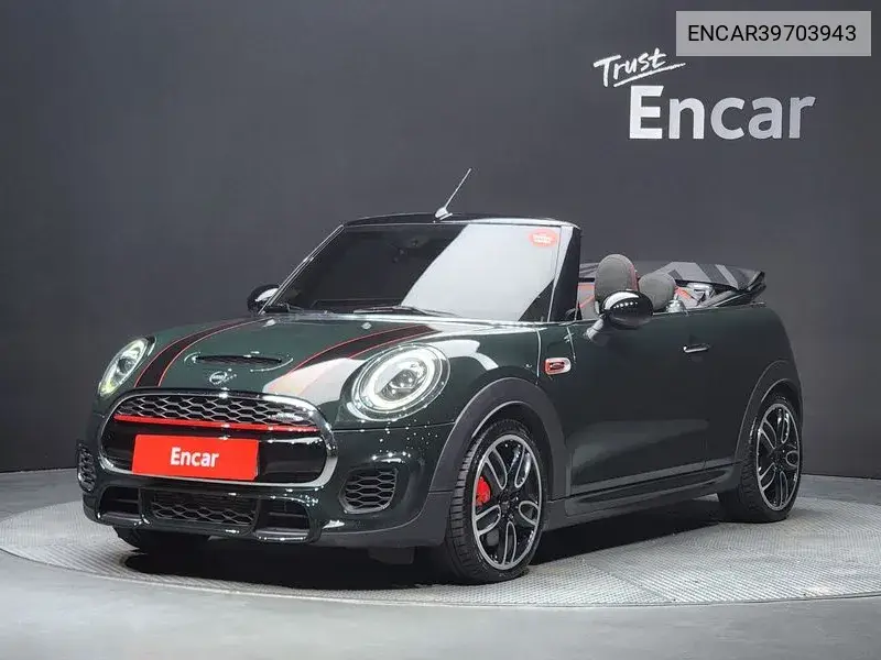 MINI Convertible 2019 года выпуска
