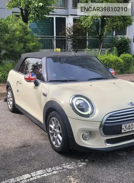 MINI Convertible 2019 года выпуска
