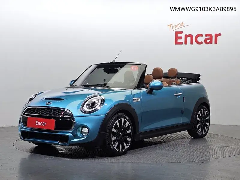 MINI Convertible 2019 года выпуска