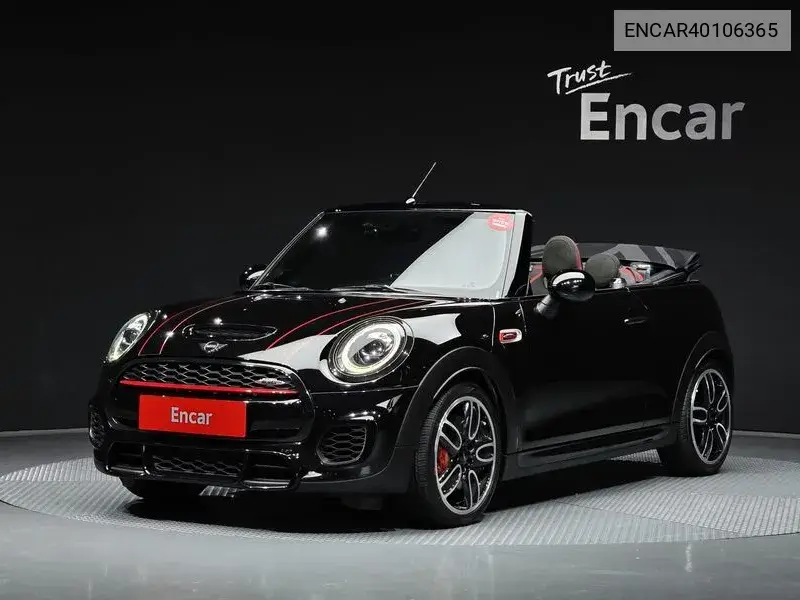 MINI Convertible 2019 года выпуска