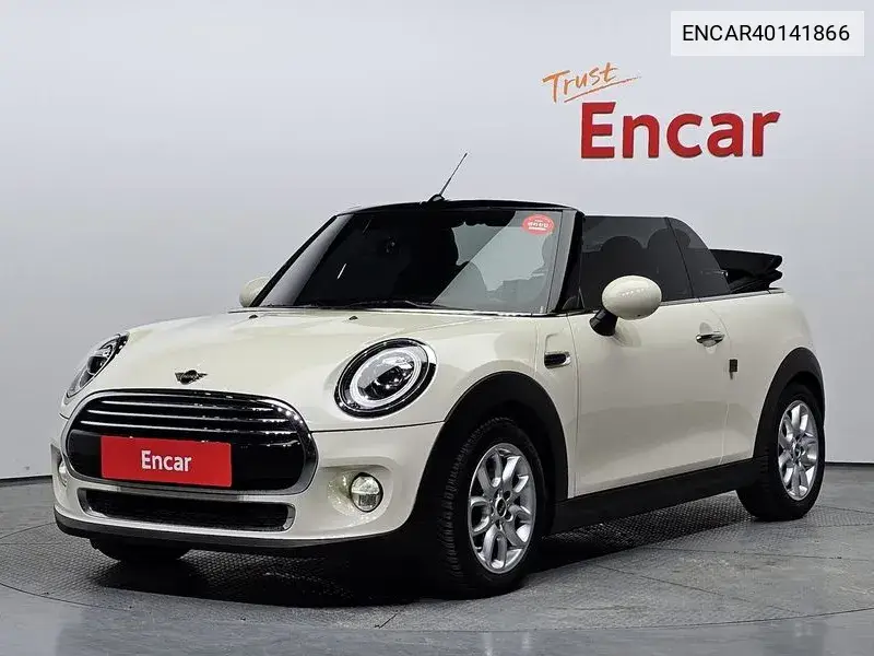 MINI Convertible 2019 года выпуска