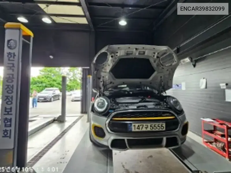 MINI Convertible 2020 года выпуска