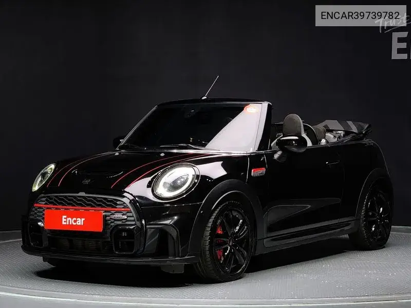 MINI Convertible 2021 года выпуска