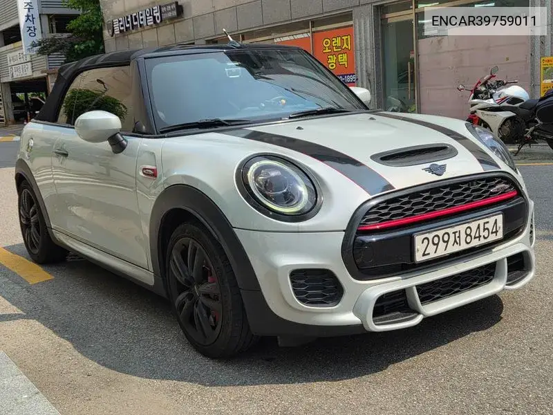 MINI Convertible 2021 года выпуска
