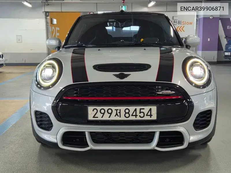 MINI Convertible 2021 года выпуска