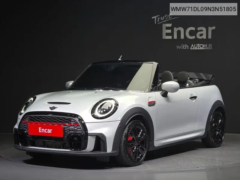 MINI Convertible 2021 года выпуска