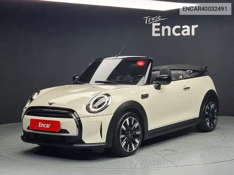 MINI Convertible 2021 года выпуска