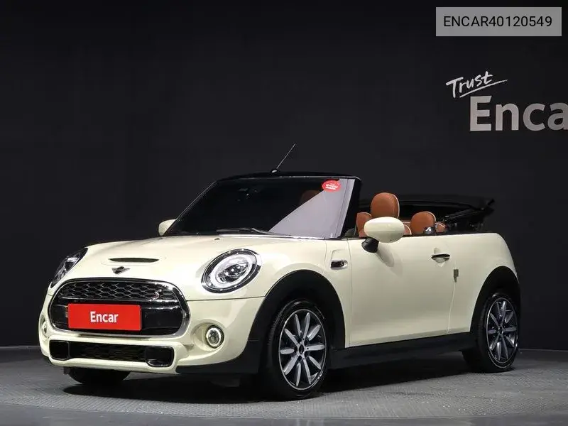 MINI Convertible 2021 года выпуска