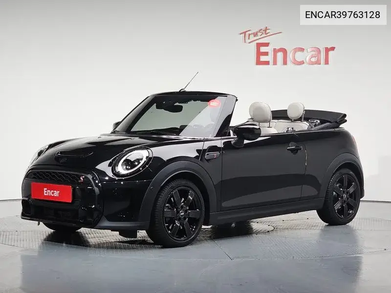 MINI Convertible 2022 года выпуска