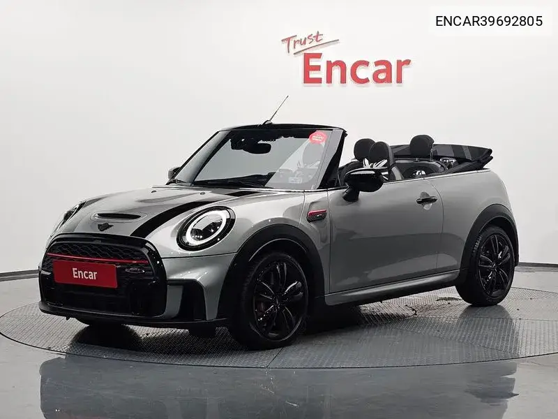 MINI Convertible 2023 года выпуска