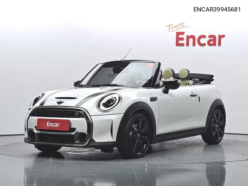 MINI Convertible 2023 года выпуска