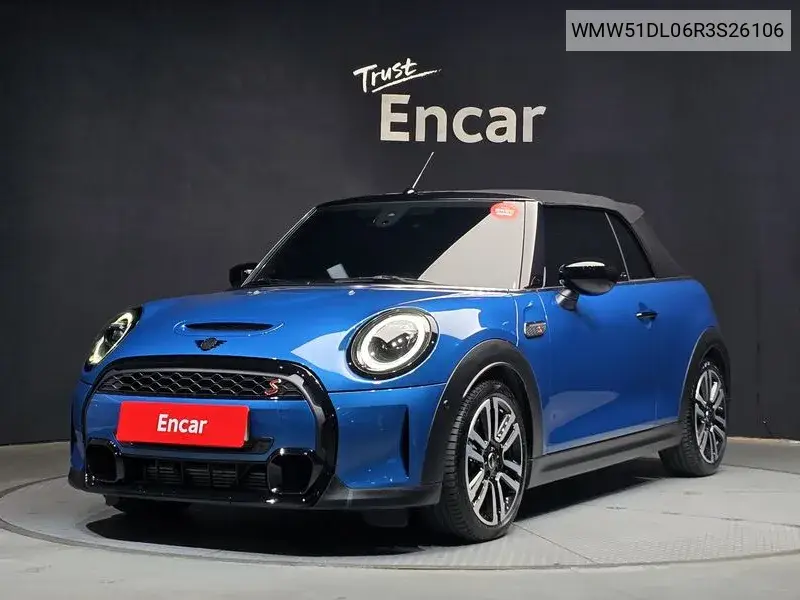 MINI Convertible 2024 года выпуска