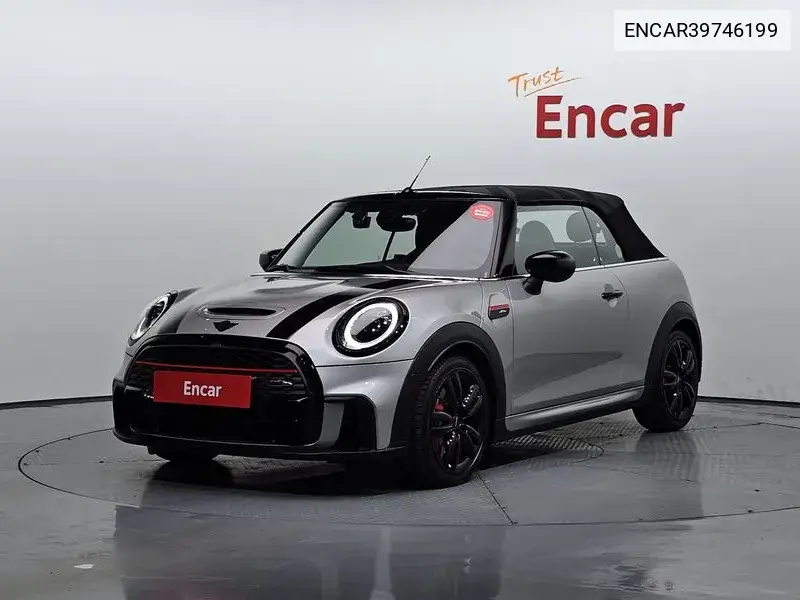MINI Convertible 2024 года выпуска