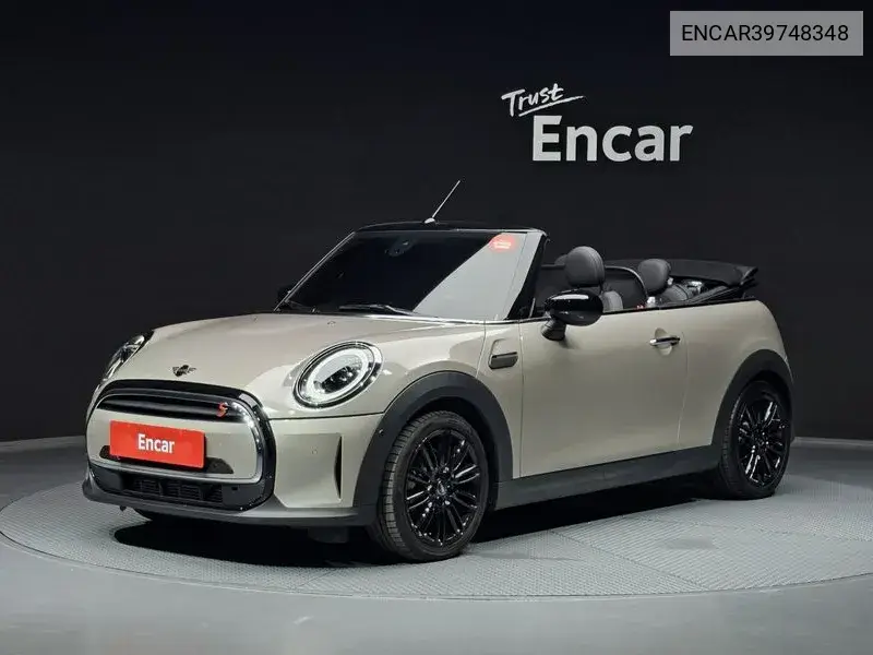 MINI Convertible 2024 года выпуска