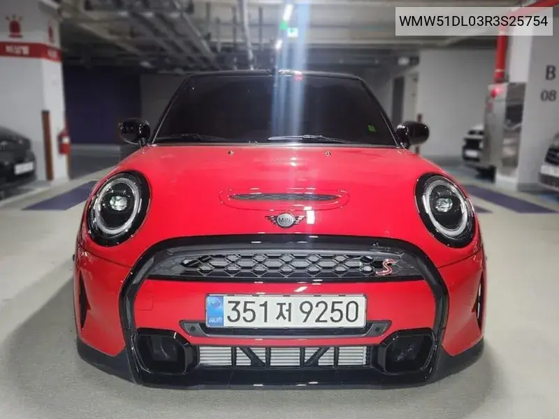 MINI Convertible 2024 года выпуска