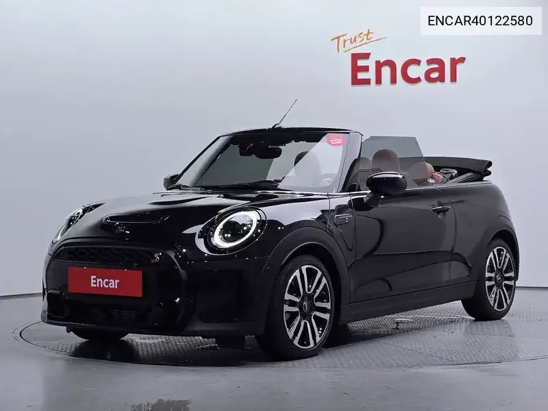 MINI Convertible 2024 года выпуска