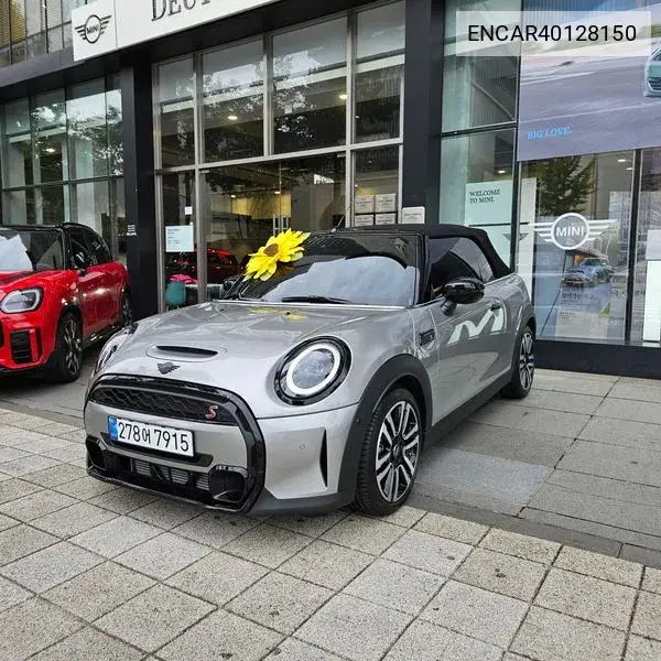 MINI Convertible 2024 года выпуска