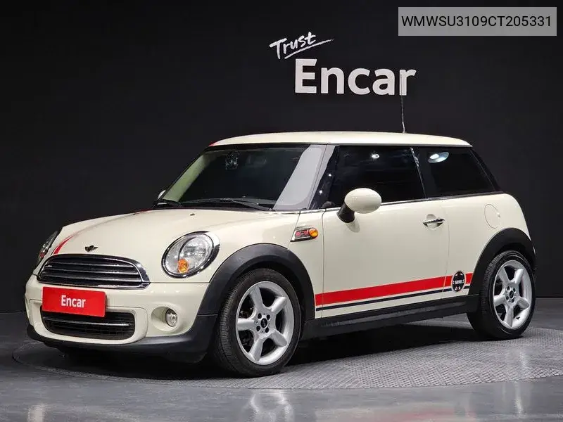 MINI Cooper 2011 года выпуска