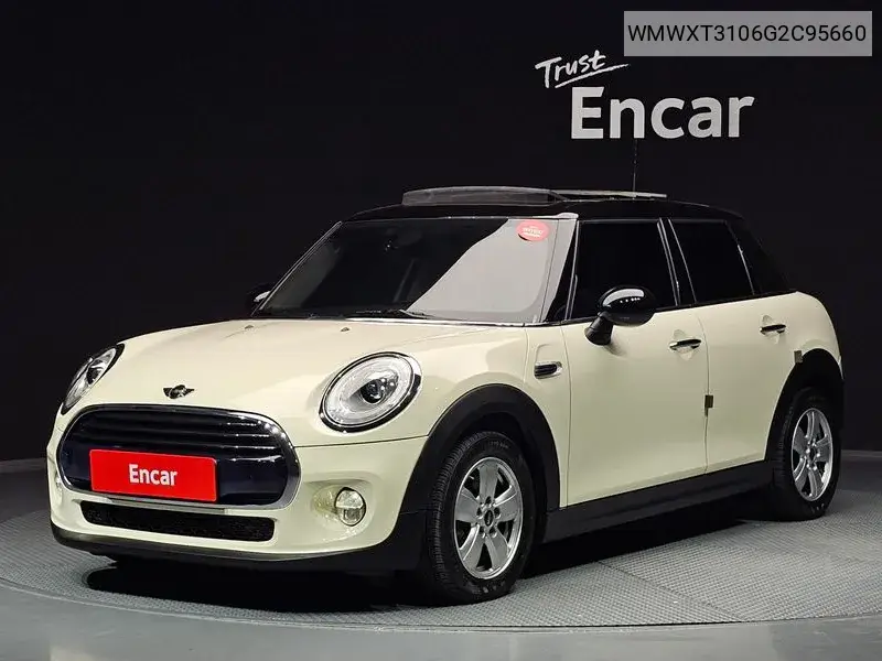 MINI Cooper 2015 года выпуска