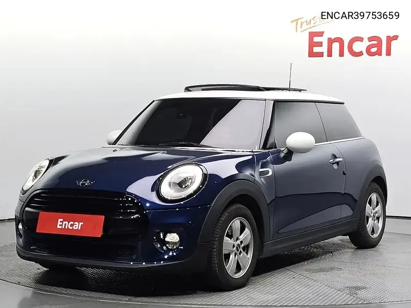 MINI Cooper 2018 года выпуска