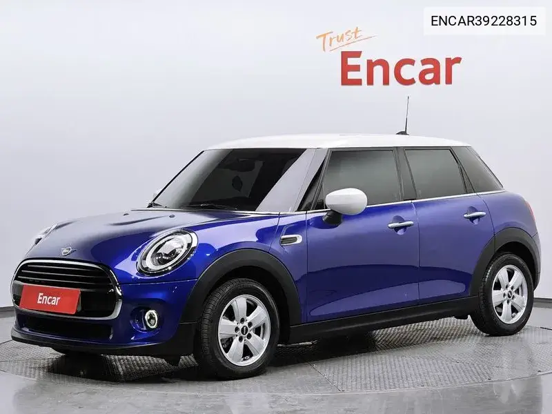 MINI Cooper 2021 года выпуска