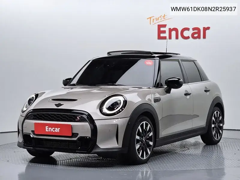 MINI Cooper 2021 года выпуска