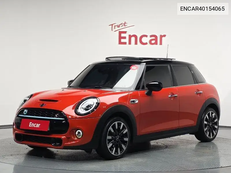 MINI Cooper 2021 года выпуска