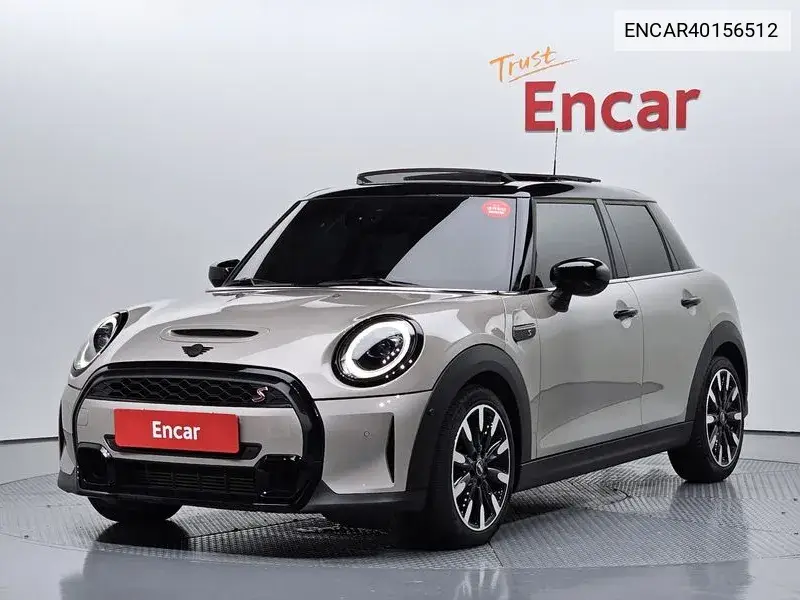 MINI Cooper 2021 года выпуска